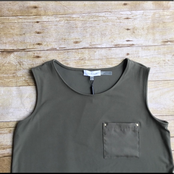 Calvin Klein Sleeveless Lightweight Top - Picture 3 of 6